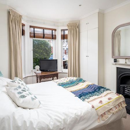 Charming 2Br Flat With Patio In Hammersmith London Exterior photo
