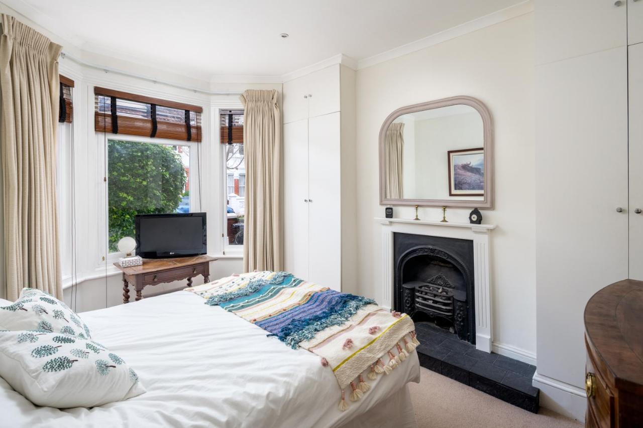 Charming 2Br Flat With Patio In Hammersmith London Exterior photo