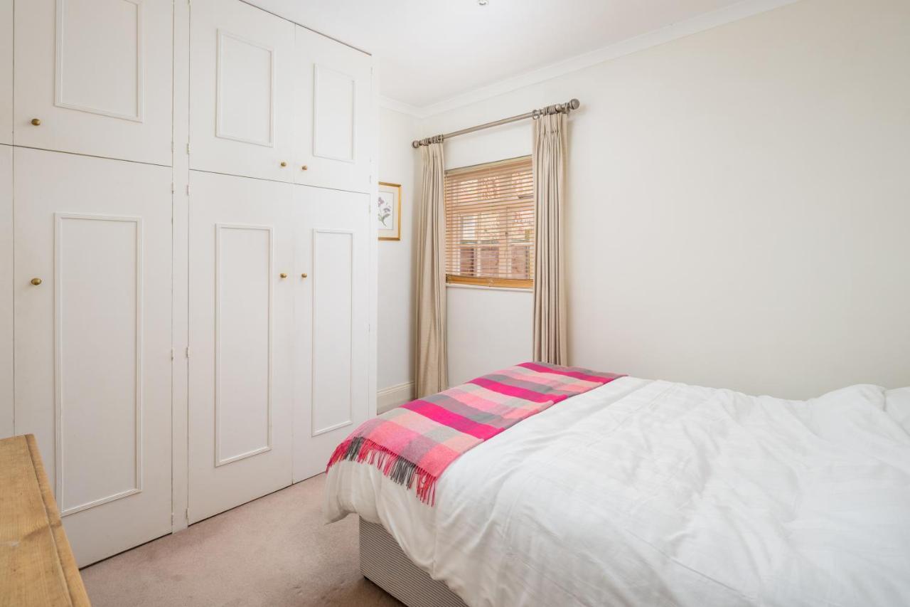 Charming 2Br Flat With Patio In Hammersmith London Exterior photo
