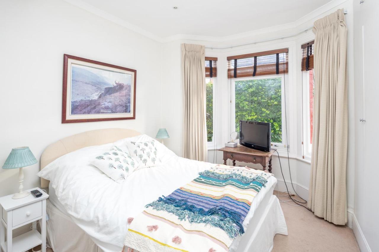 Charming 2Br Flat With Patio In Hammersmith London Exterior photo